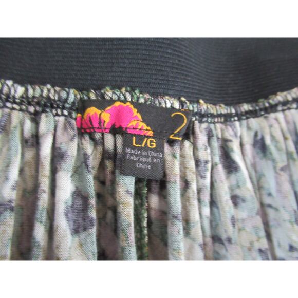 Rue 21 Camo Skirt with black elastic waist - Picture 3 of 3